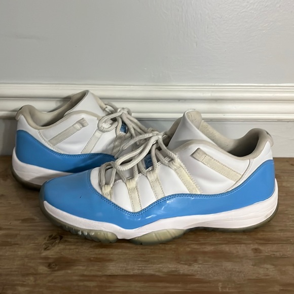 blue jordans low top